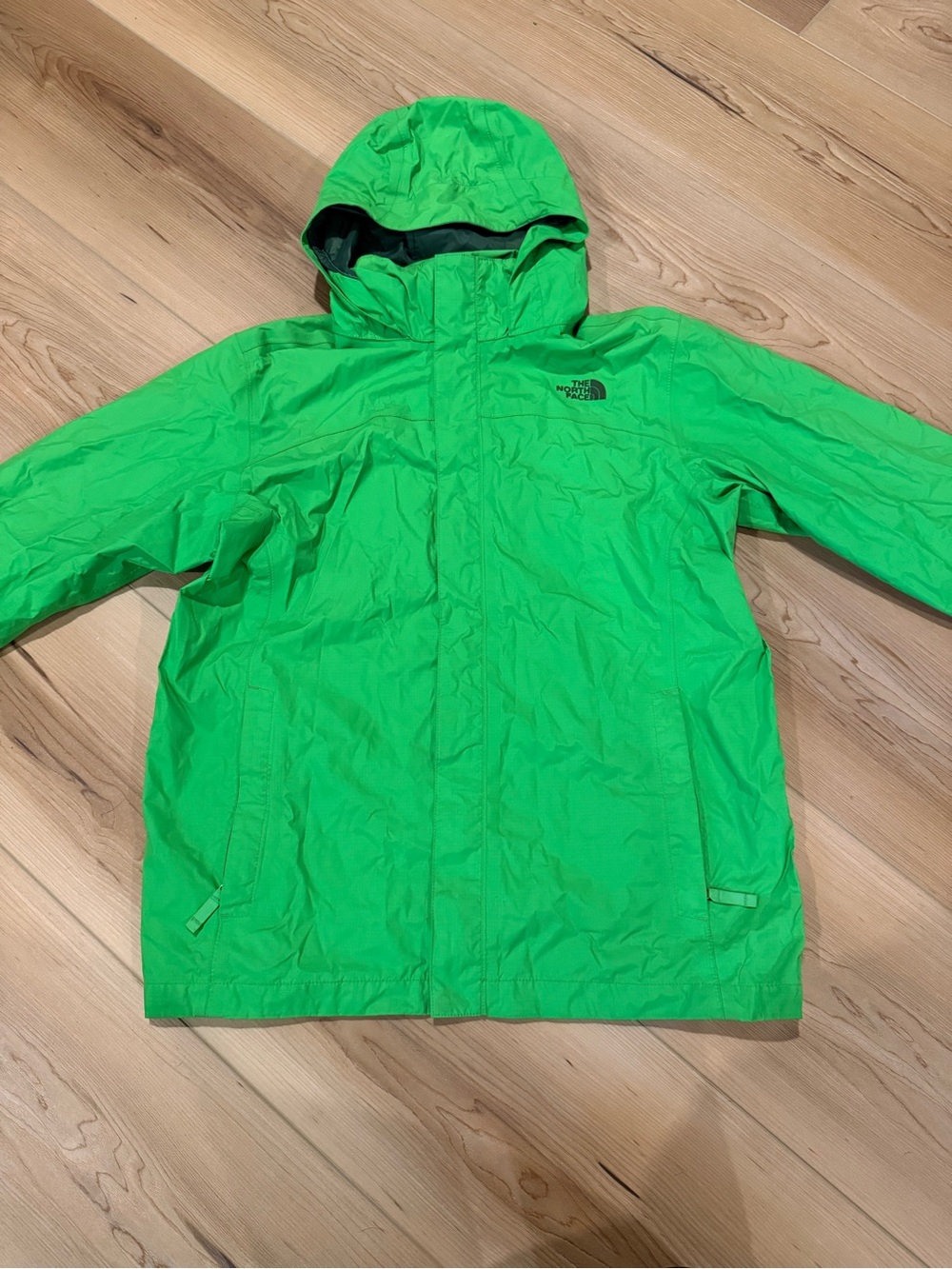 The north face boys rain jacket in green size youth XL